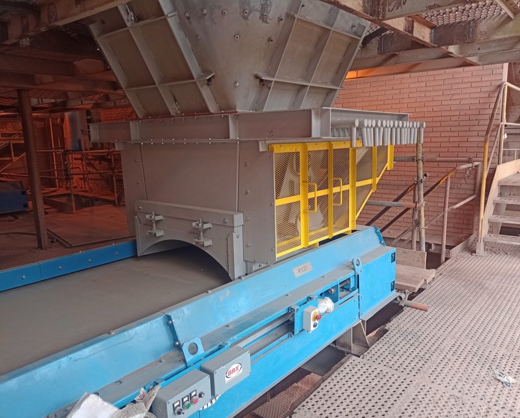 Equipamento industrial — esteira e maquinário Megahproj